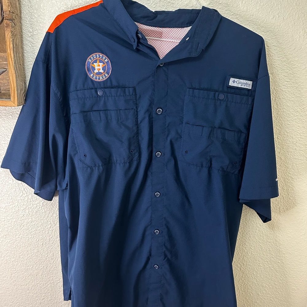 Columbia Men's Navy Casual Button Down Shirt